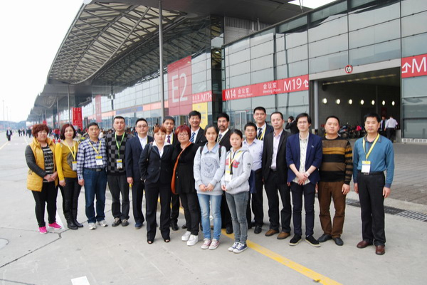 我司參觀考察團(tuán)在2014上海R+T展會(huì)合影